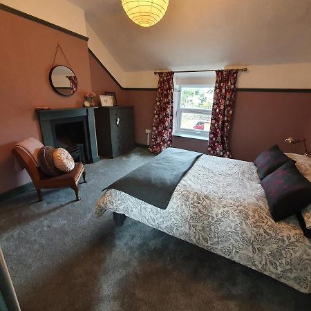 Cosy Cottage In Heart Of Llangollen Bagian luar foto
