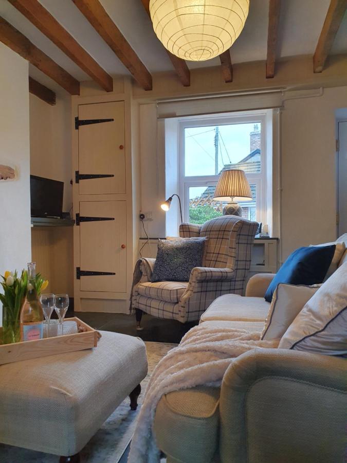 Cosy Cottage In Heart Of Llangollen Bagian luar foto
