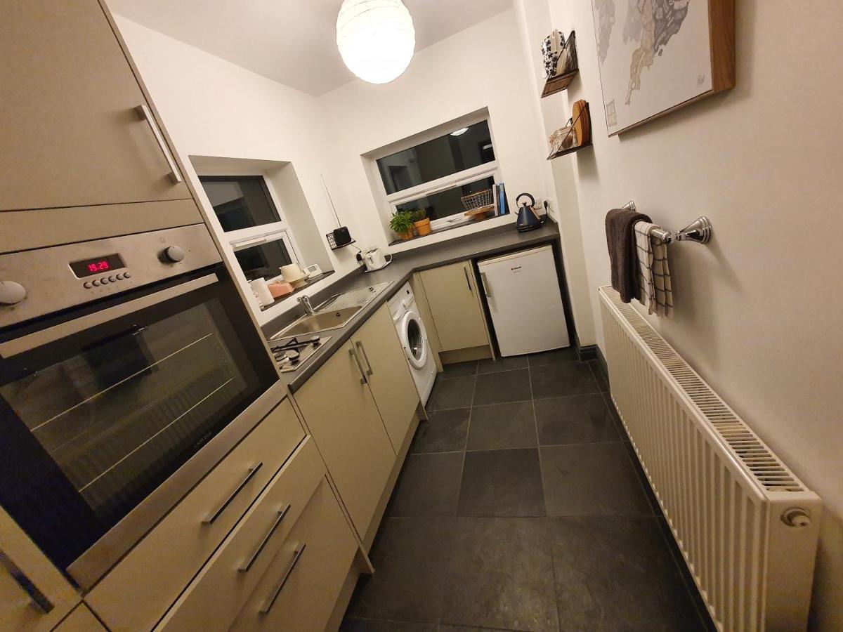 Cosy Cottage In Heart Of Llangollen Bagian luar foto