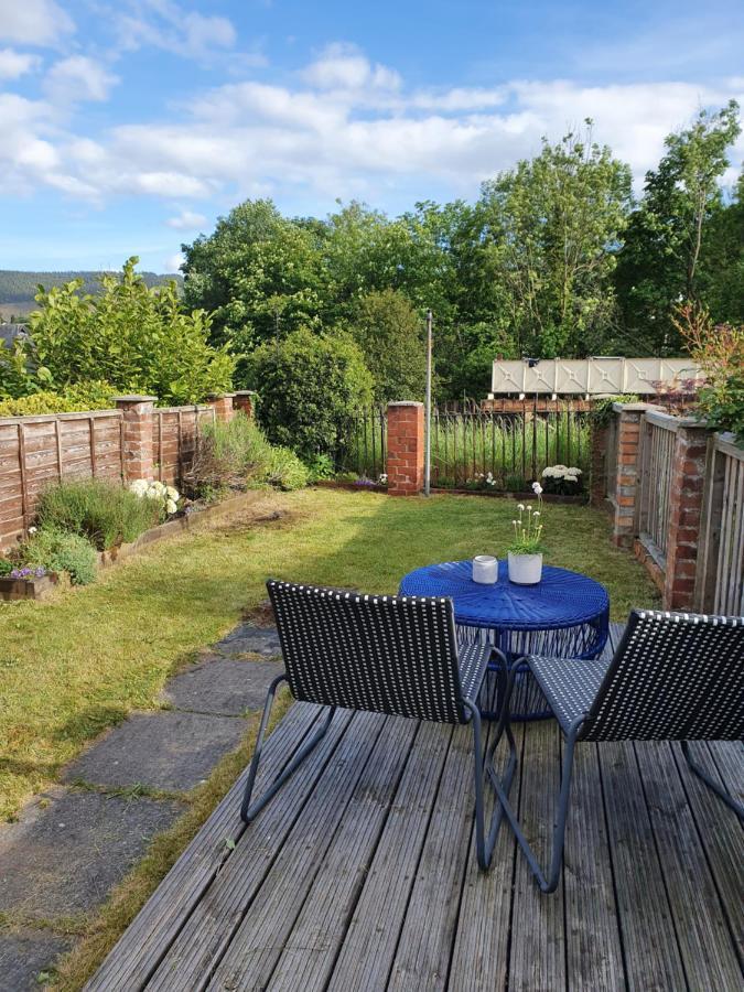 Cosy Cottage In Heart Of Llangollen Bagian luar foto