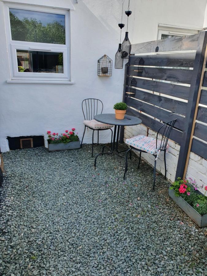 Cosy Cottage In Heart Of Llangollen Bagian luar foto